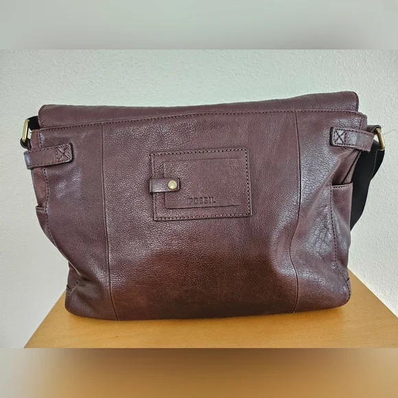 🛑SOLD🛑tg Fossil Unisex Brown Leather Messenger Bag Laptop Crossbody Work Bag. - Picture 9 of 14